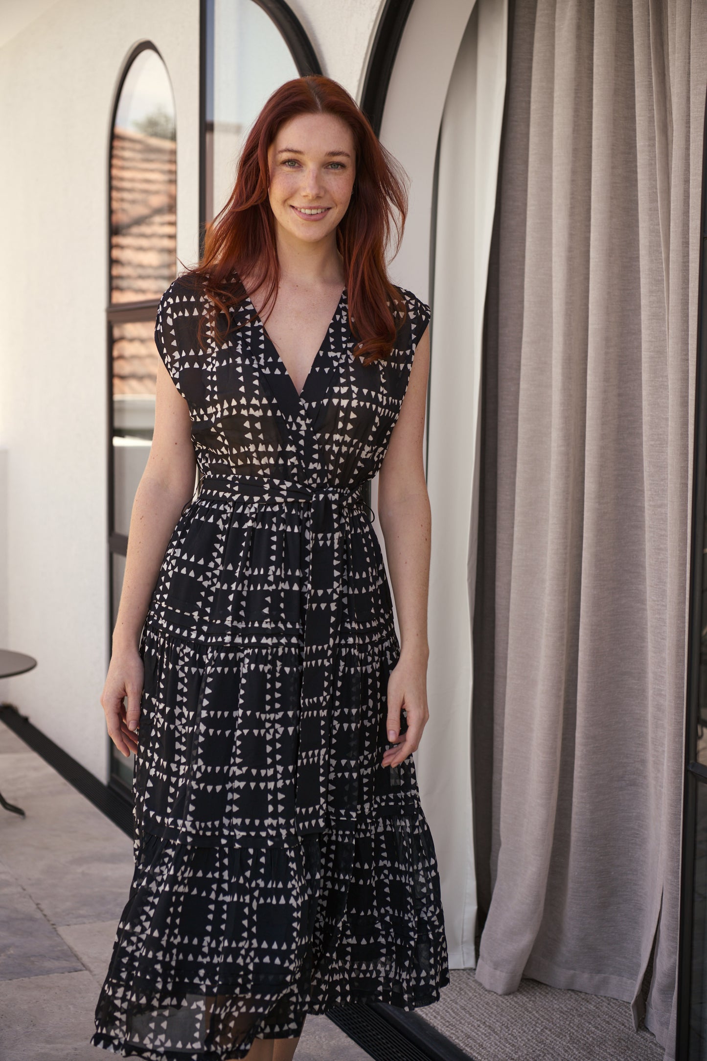 LOTTIE V NECK DRESS - EBONY