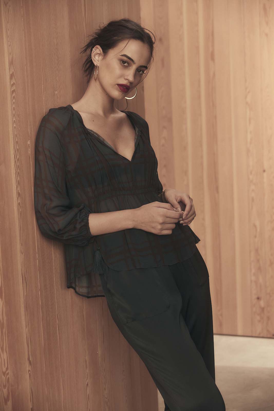 WALK THE LINE RAGLAN SLEEVE BLOUSE